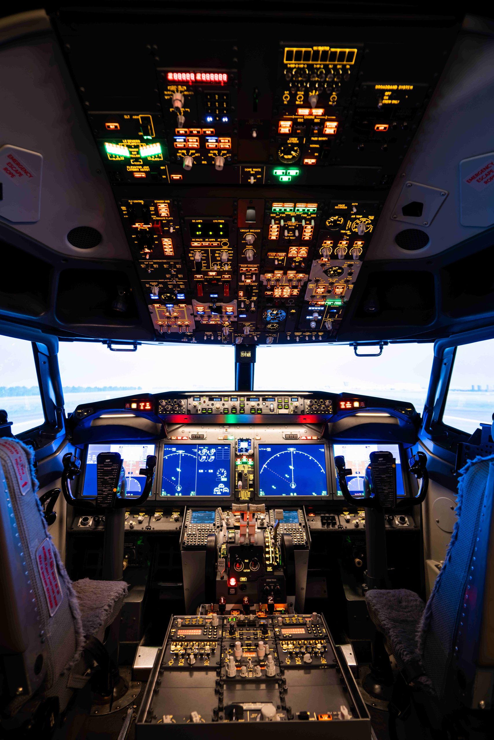 Symulator 737-8 MAX LOT Flight Academy